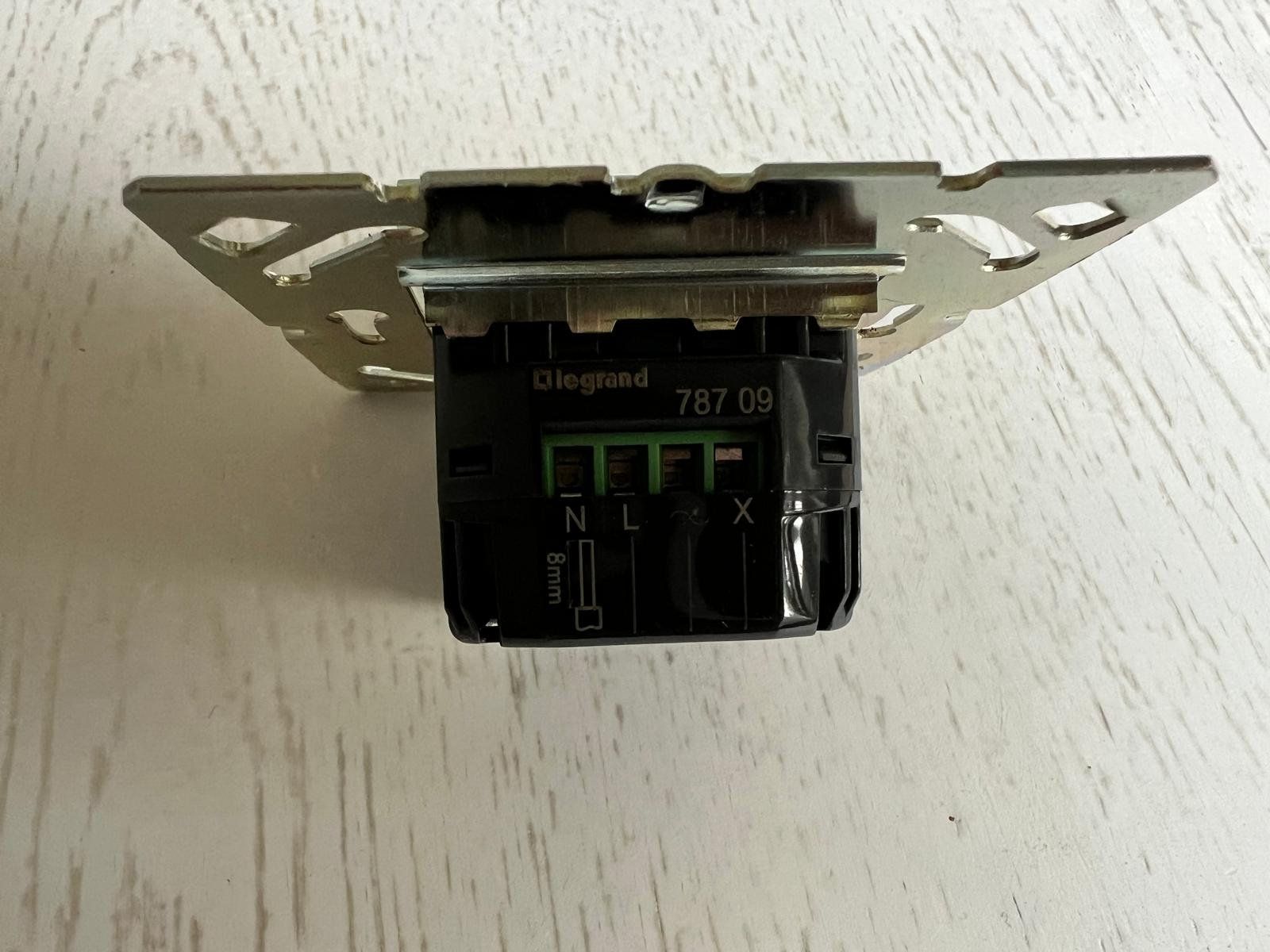 Legrand Interruttori: Legrand STEFFEN Lichtsensor/Sensor Schalter 500VA Neu & OVP! – Nuovo e nell'imballaggio originale da Innertkirchen venduto da Gontschar 5
