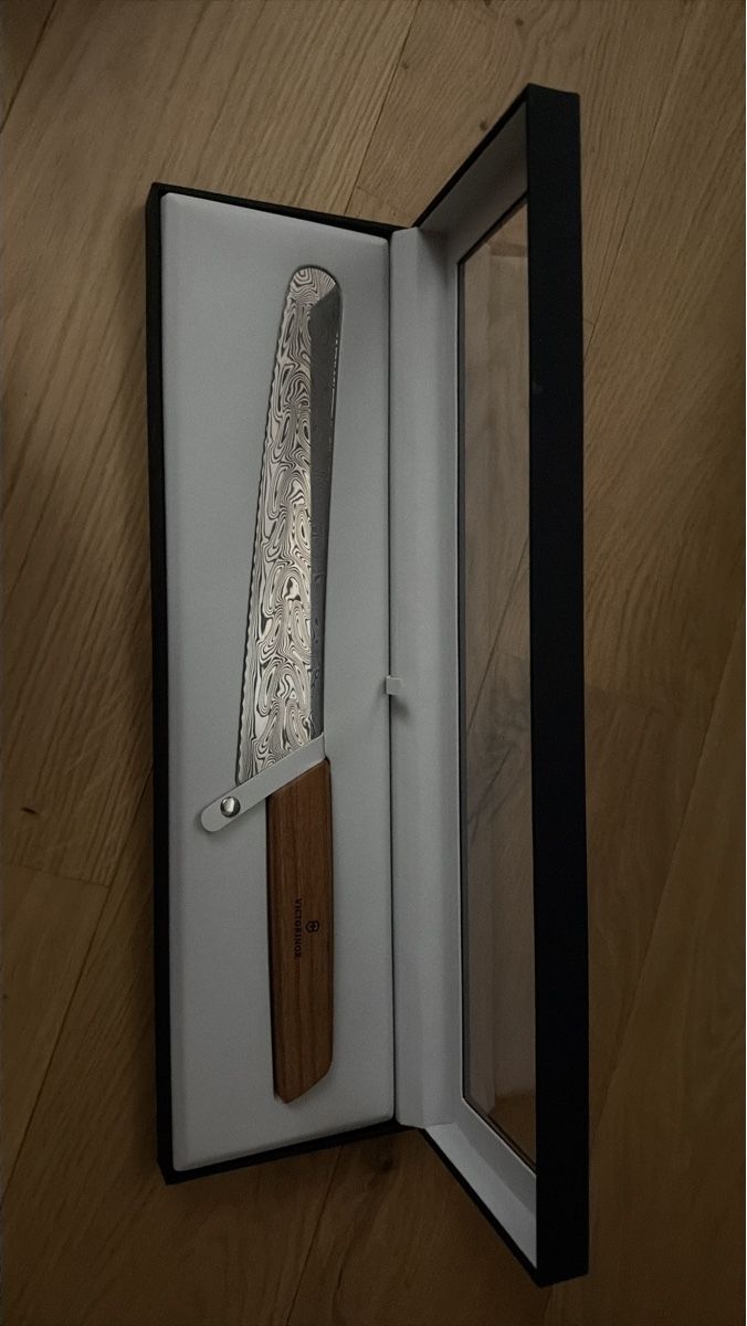 Victorinox Küchenmesser: Damast Messer mit Holzgriff im Etui – Neu und originalverpackt aus Neschwil von mch_kvt2