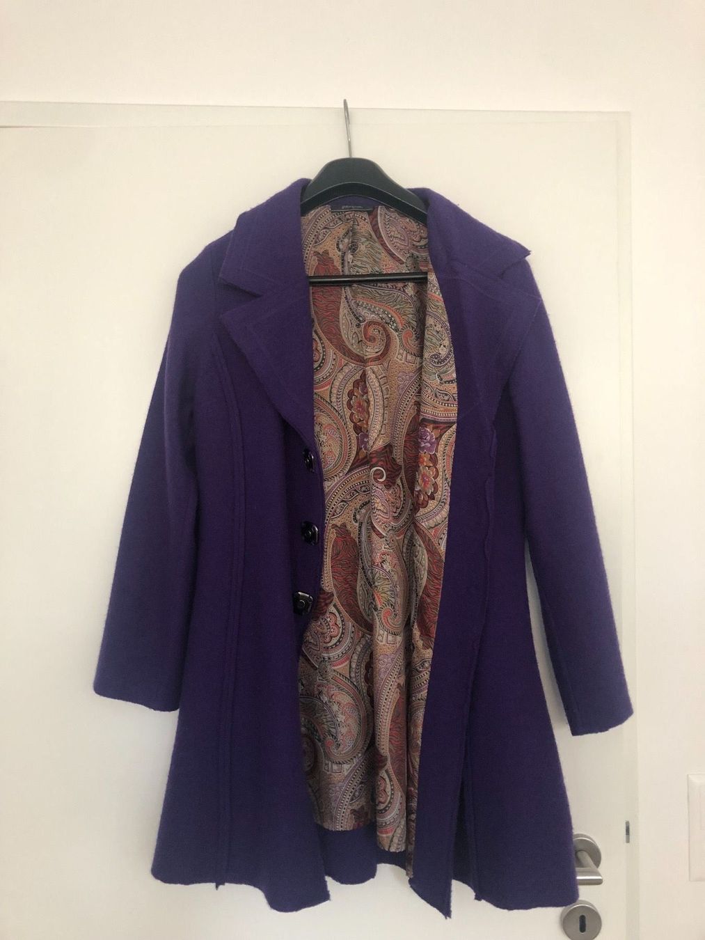 Cappotti: Leichter Wollmantel in Trendfarbe – Usato da Baden venduto da sylivianne 1