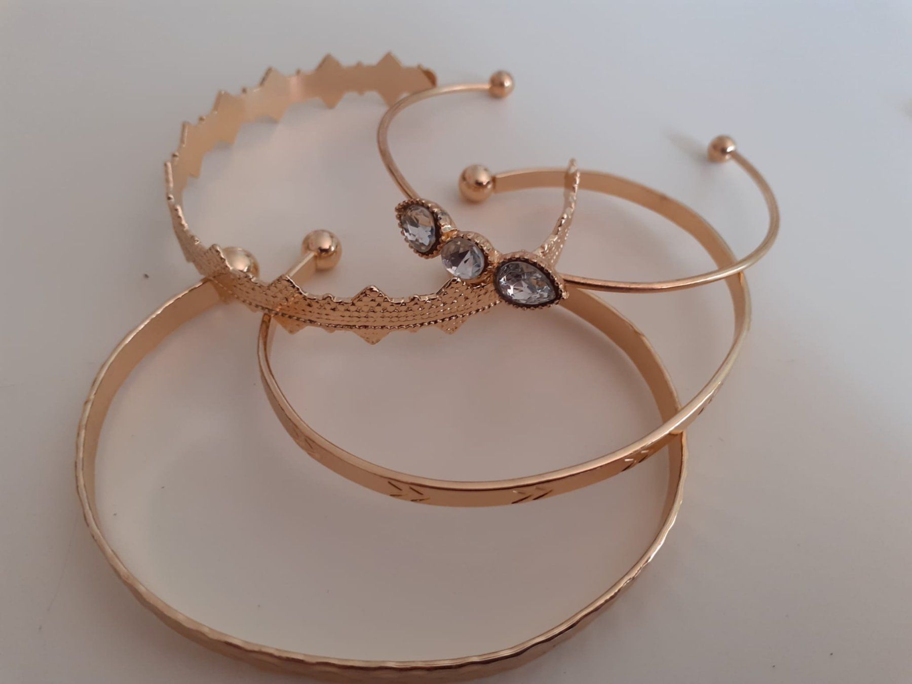 Bracciali & Braccialetti: 4 Armbänder – Nuovo e nell'imballaggio originale da Stansstad venduto da kam_5wgj