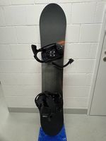 Snowboard mit Bindung (wide)