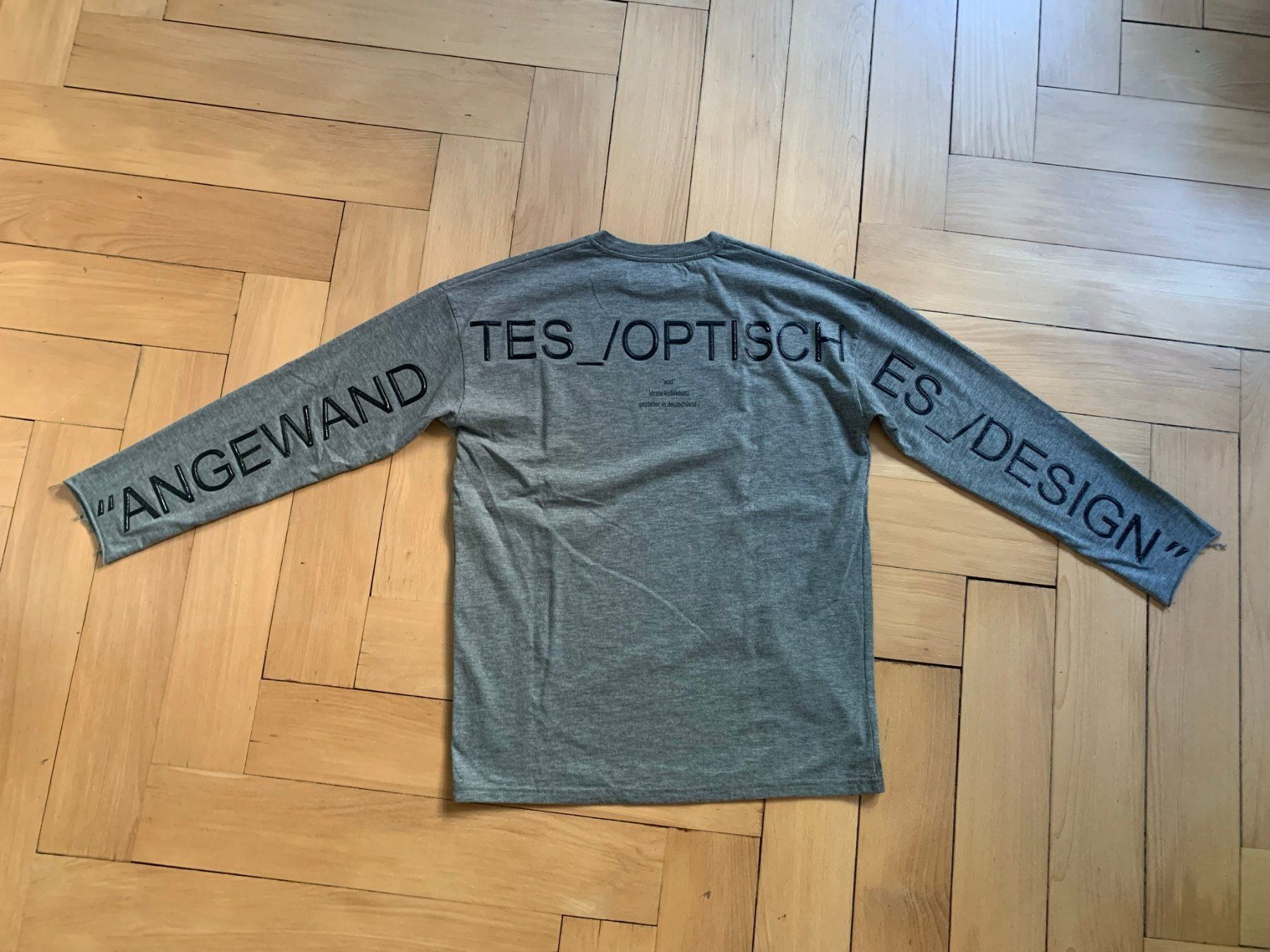 Maglioni & Felpe: AOD - Langarmshirt grau M – Usato da Zürich venduto da Diazaio 2