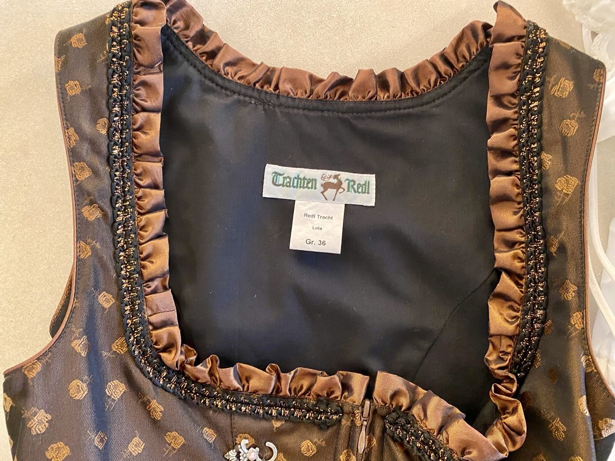 Vestiti: DIRNDL „TRACHTEN REDL“ – Usato da Eglisau venduto da Lara0 7