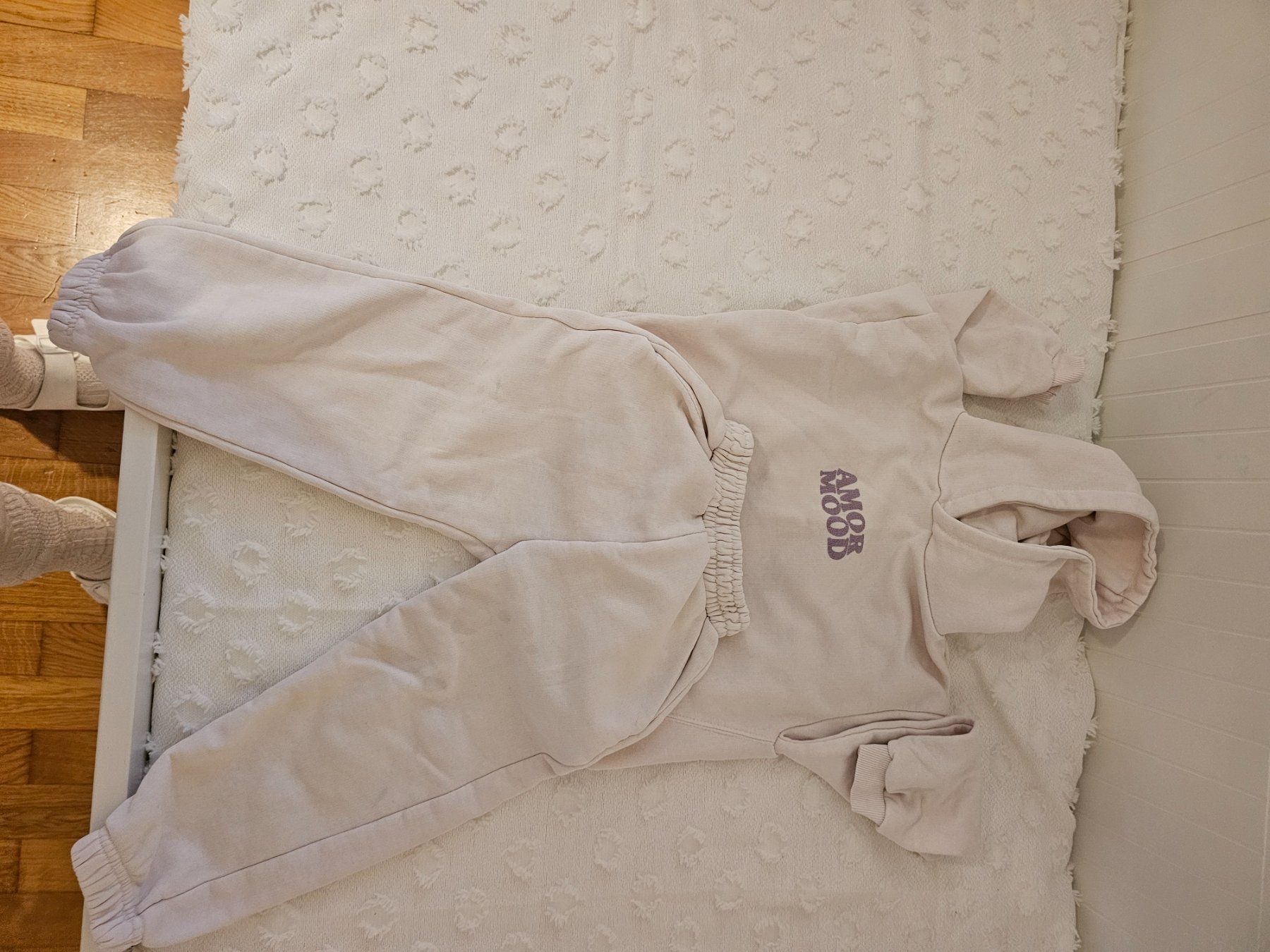 Zara Lotti & Set di vestiti: Zara Tracksuit with hoodie – Usato da Cologny venduto da Selin34