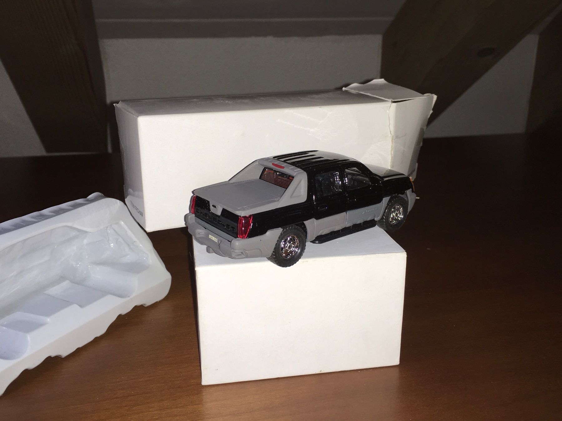 Chevrolet Modellini d'auto: Chevrolet Avalanche 1/43 seltenes Modell !! – Nuovo (secondo la descrizione) da Wohlen AG venduto da PrivatSammlung 1