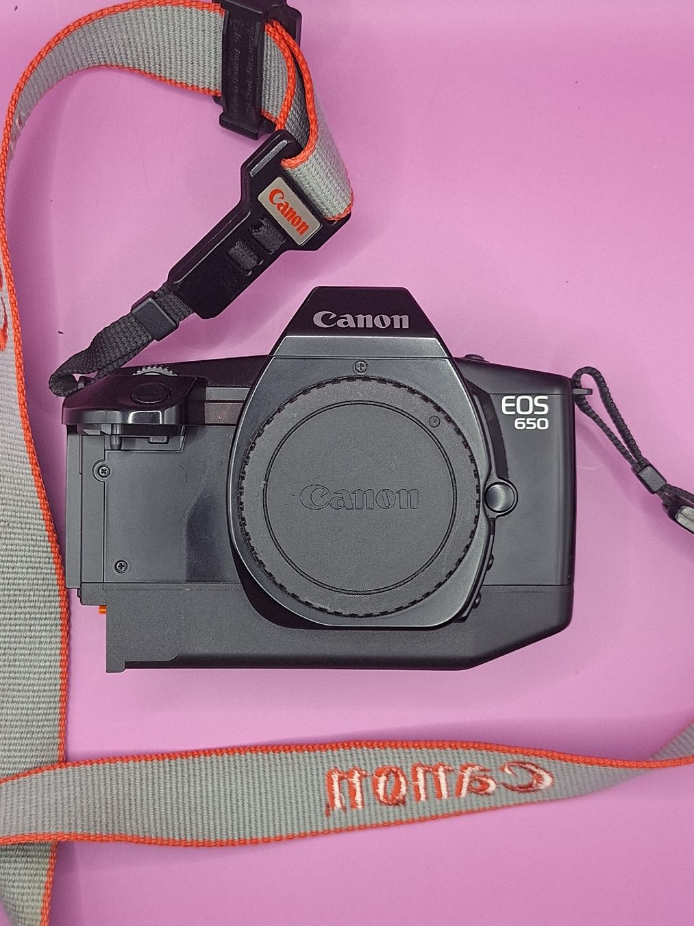 Canon Appareil photo: Canon EOS 650 Body – D'occasion à Pfäffikon SZ par TobyPeterson