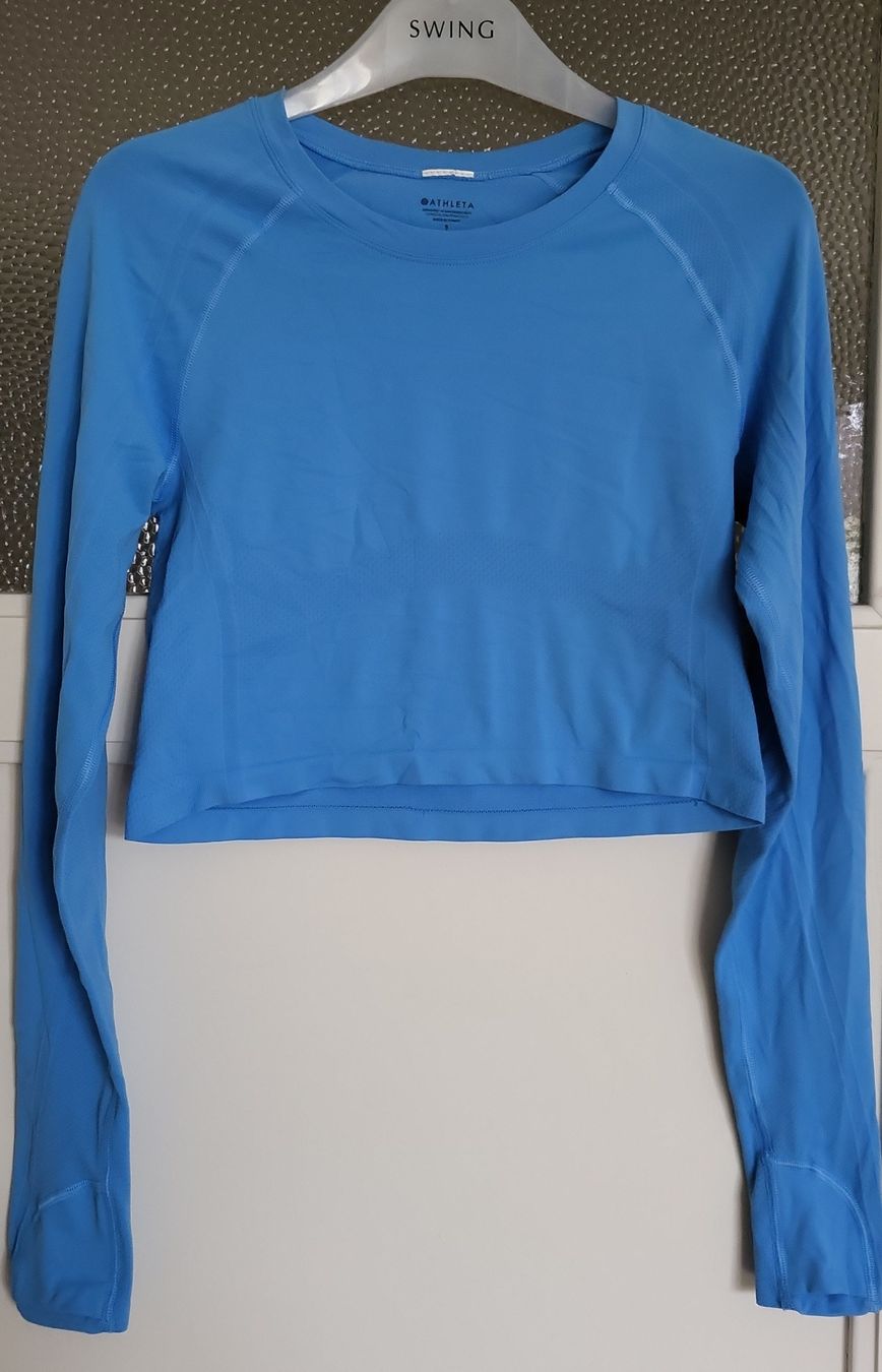 T-shirt: Athleta Crop-Top Langarmshirt in hellblau – Usato da Olten venduto da Greenbaglady