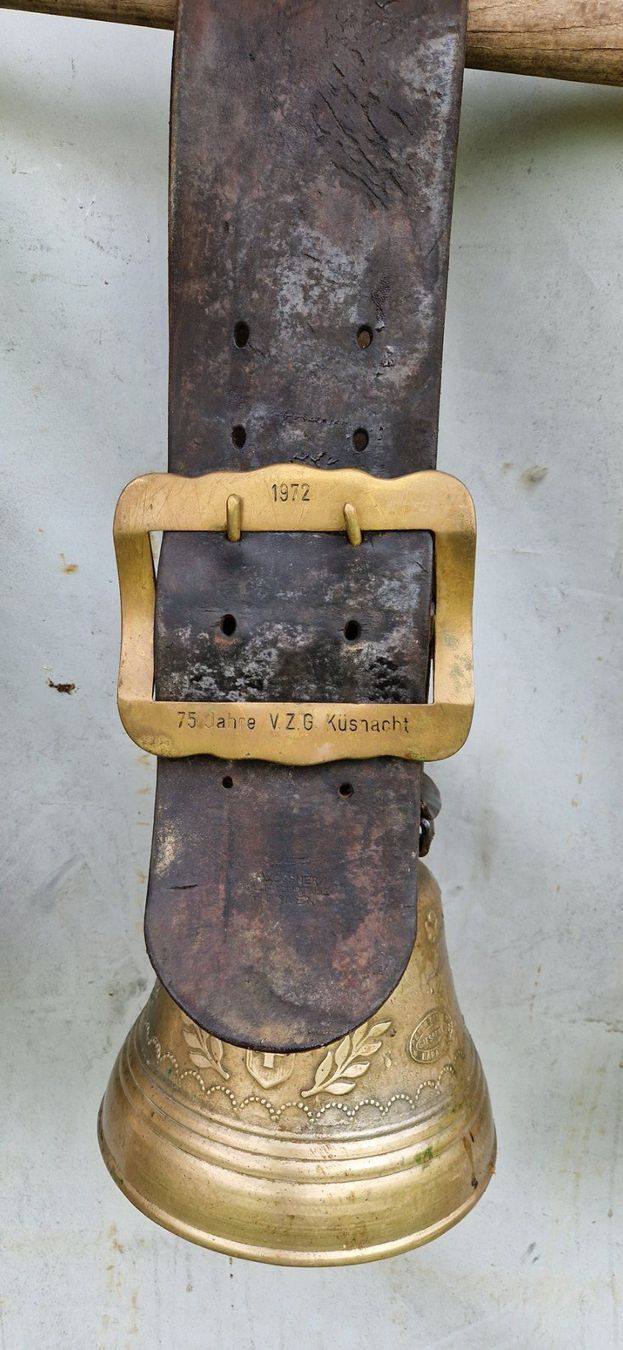 Campanacci mucche: Alte Berger Glocken defekt. – Difettoso da Fischenthal venduto da sackblitz 2