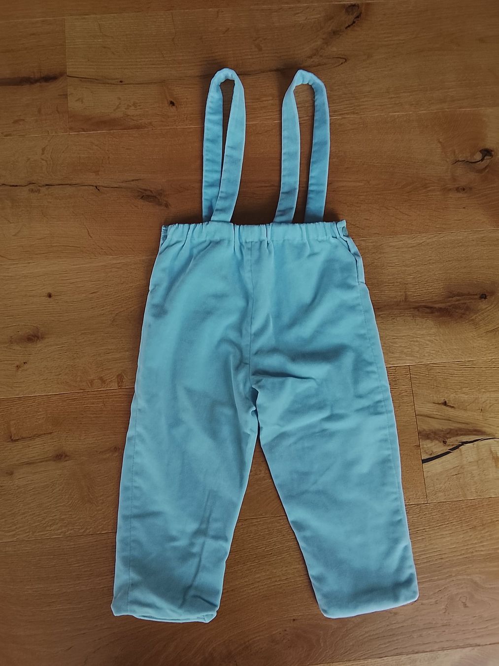 Pantalons: Hose Gr.115-125 cm/ Grösse 20 – D'occasion à St. Gallen par Okonomyiaki 1