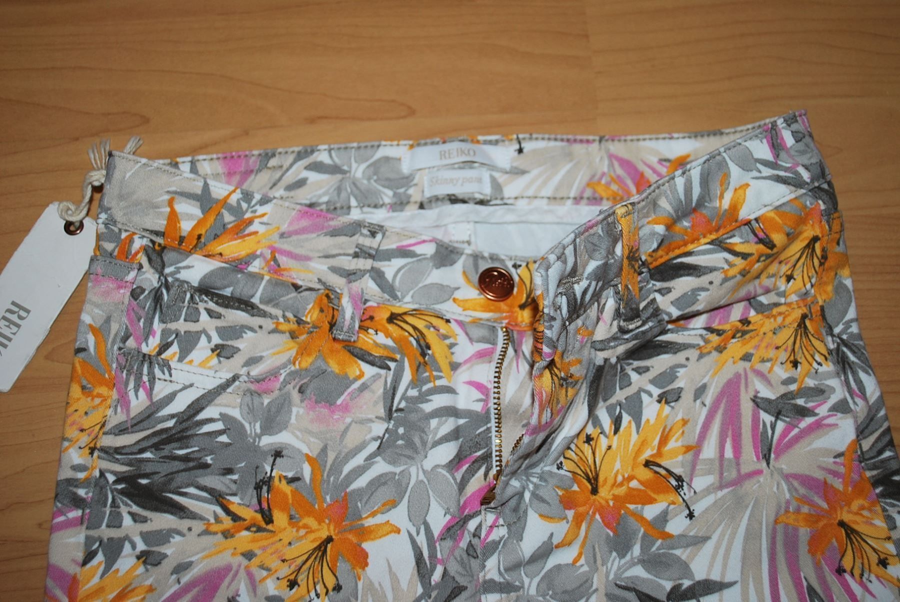Jeans: Jeans REIKO Taille W 25  Neuf – Nuovo e nell'imballaggio originale da Cossonay-ville venduto da Super-Price-Quality 3