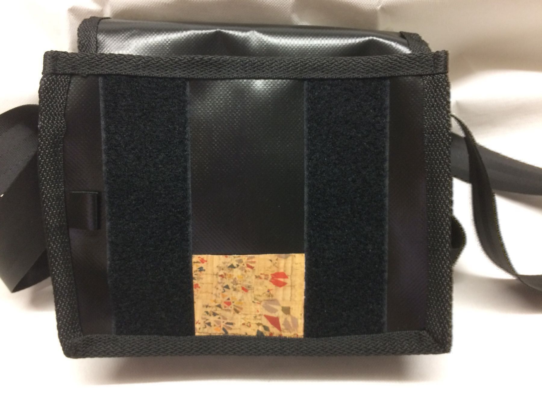 Taschen für Damen: Handtasche mit Korkstoff Neu CHF. 28.00 – Neu (gemäss Beschreibung) aus Spreitenbach von Margot-09 2