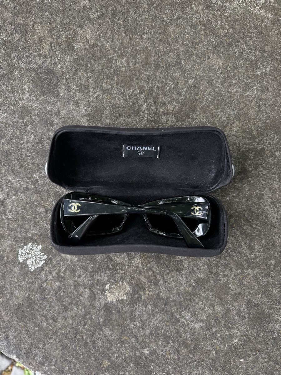 Chanel Brillen & Gläser: Chanel Butterfly Sunglasses Black Luxury – Gebraucht aus Effretikon von rus_2l2p 1