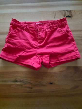 Rote Shorts von Terranova, Grösse M, Top Zustand!