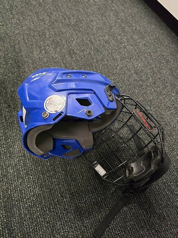 Helme: Hockeyhelm – Gebraucht aus Wichtrach von hanka85 1