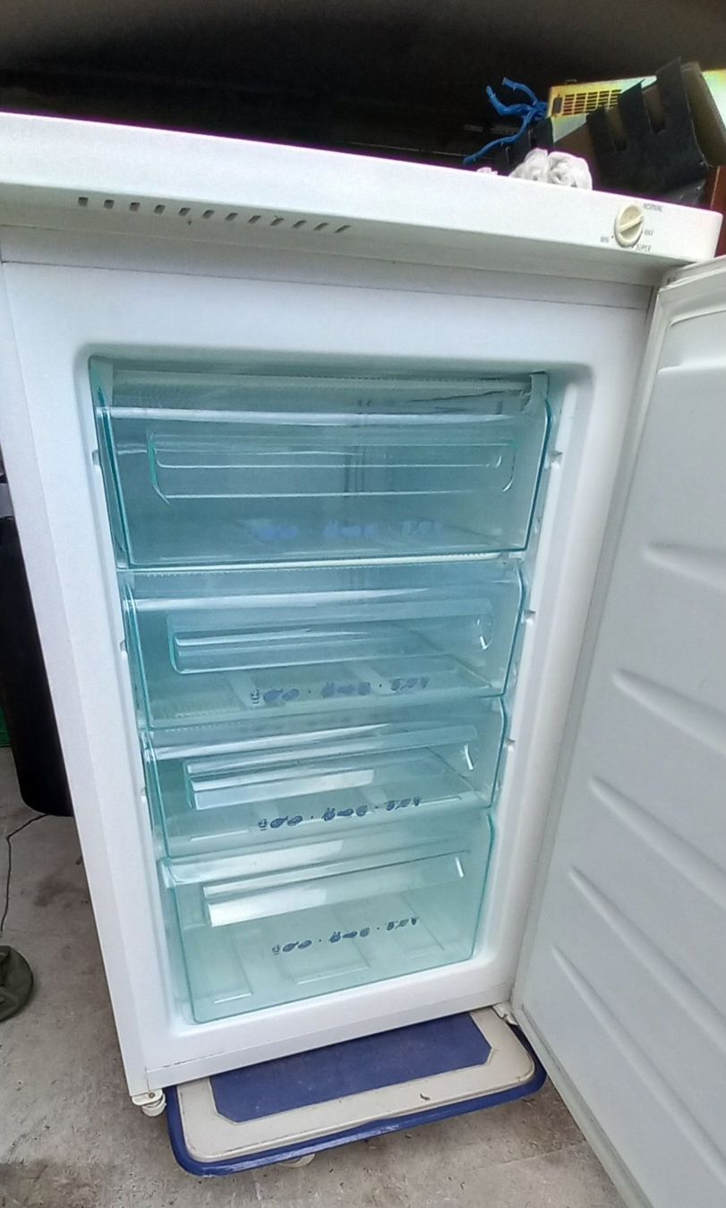 Sibir Congelatori: Gefrierschrank Sibir – Usato da Mönchaltorf venduto da Blamp 1