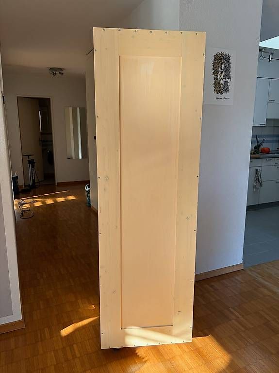 Armadi: Mobiler Schrank mit Plexiglas und Rollen – Usato da Zürich venduto da sulzberg