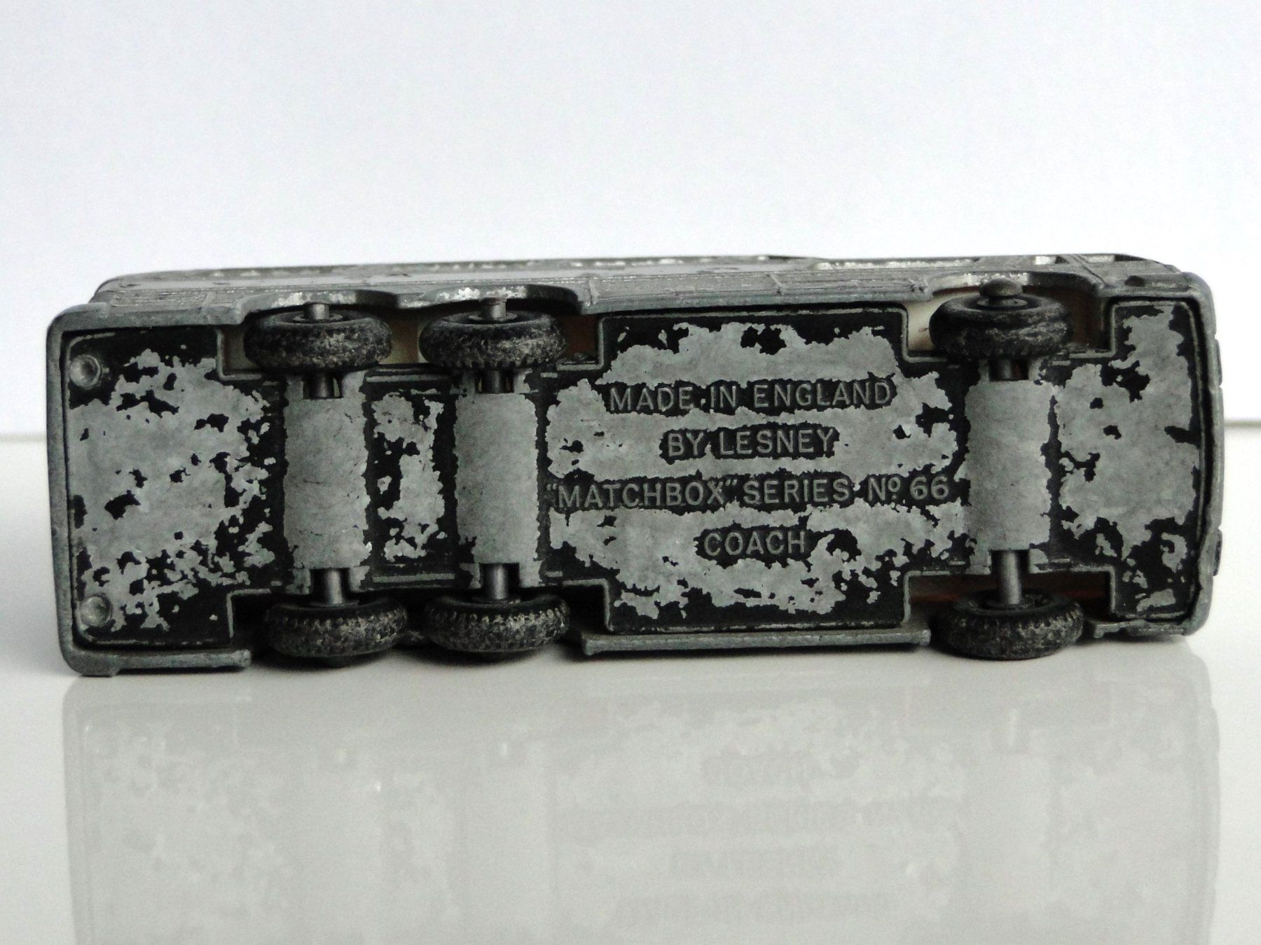 Matchbox Modellini d'auto: MATCHBOX LESNEY - Greyhound Coach Nr. 66 – Usato da Killwangen venduto da cyrano56 6