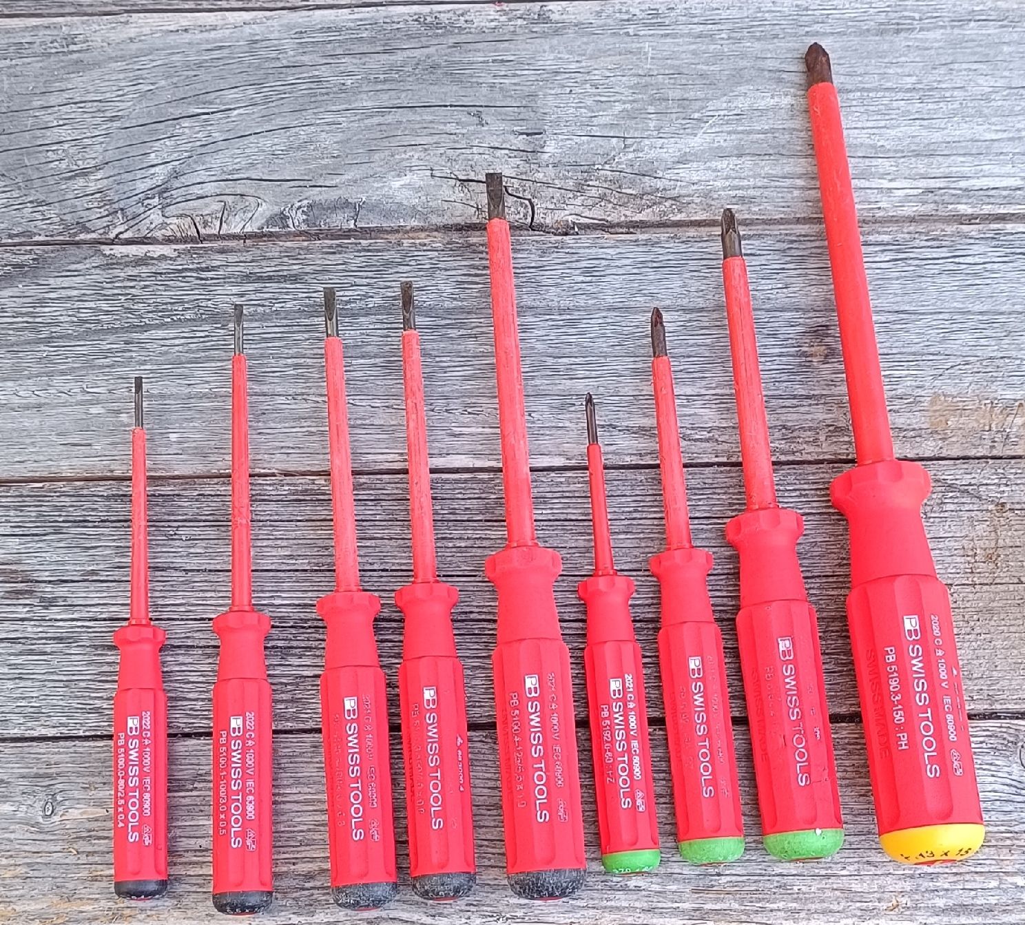 PB Swiss Tools Alle Werkzeuge: SWISS TOOLS  Set 9-teilig Elektriker VDE gebr – Gebraucht aus Arbon von Gatto81