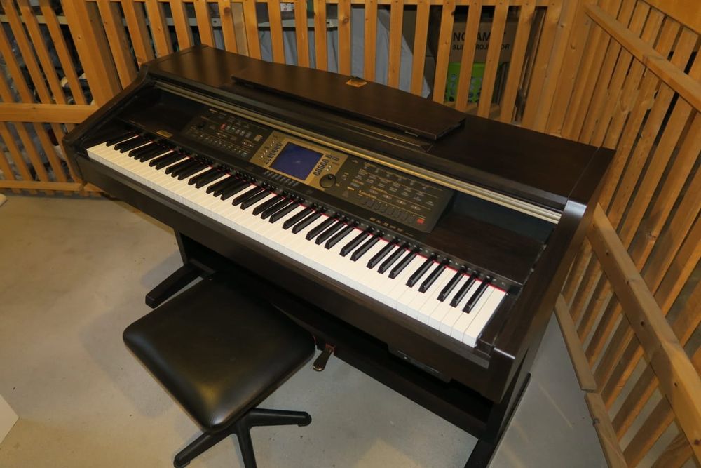 Clavinova on sale cvp 205