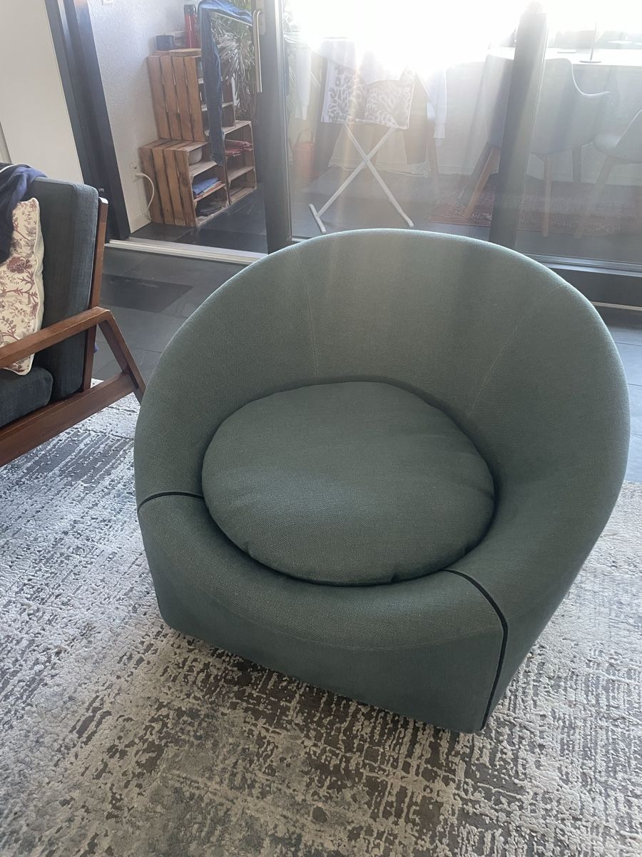 Minotti Poltrone: Neuwertiger Minotti Sessel Capri Base Farbe Celadon – Nuovo (secondo la descrizione) da Thalwil venduto da munram