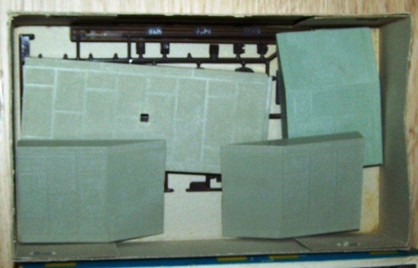 Kibri Modellini di ferrovie: Kibri H0 9533 Bahnsteig-Elemente mit Kiosk, Bausatz – Nuovo (secondo la descrizione) da Brüttisellen venduto da Rentner44zh 1