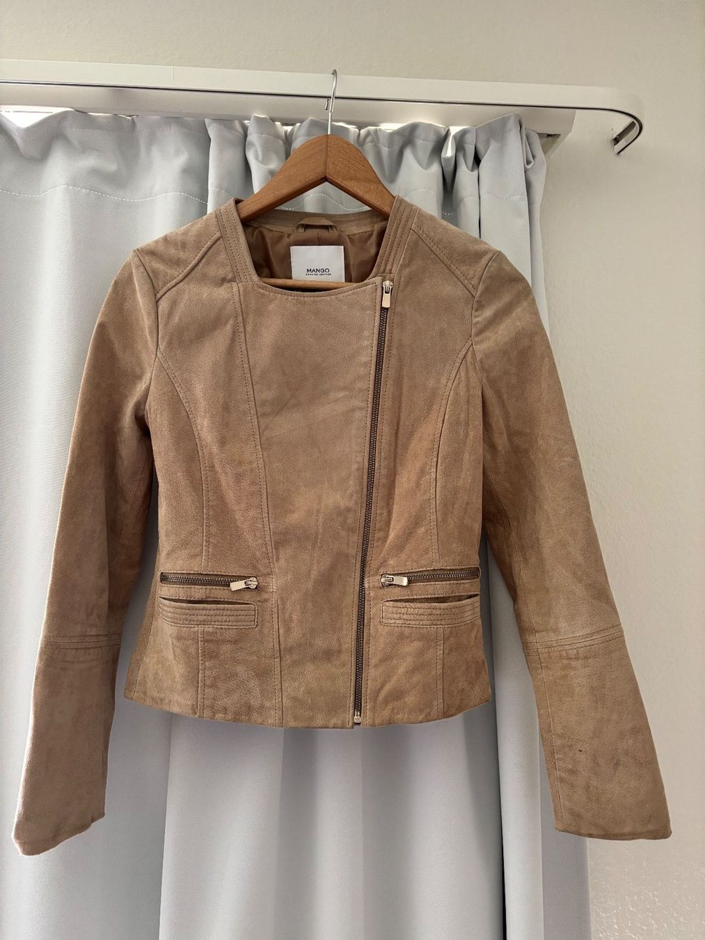 Mango Vestes: Mango Beige Leather Jacket XS – D'occasion à Zürich par Katie8810