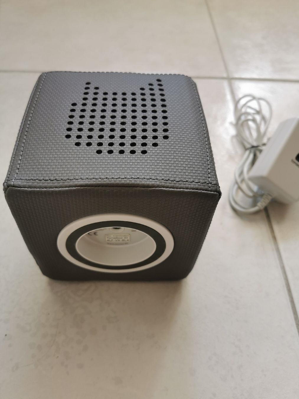 Tonies Jouets: Anthrazite graue Toniebox mit Ladestation – D'occasion à Brunnen par JJaime 2