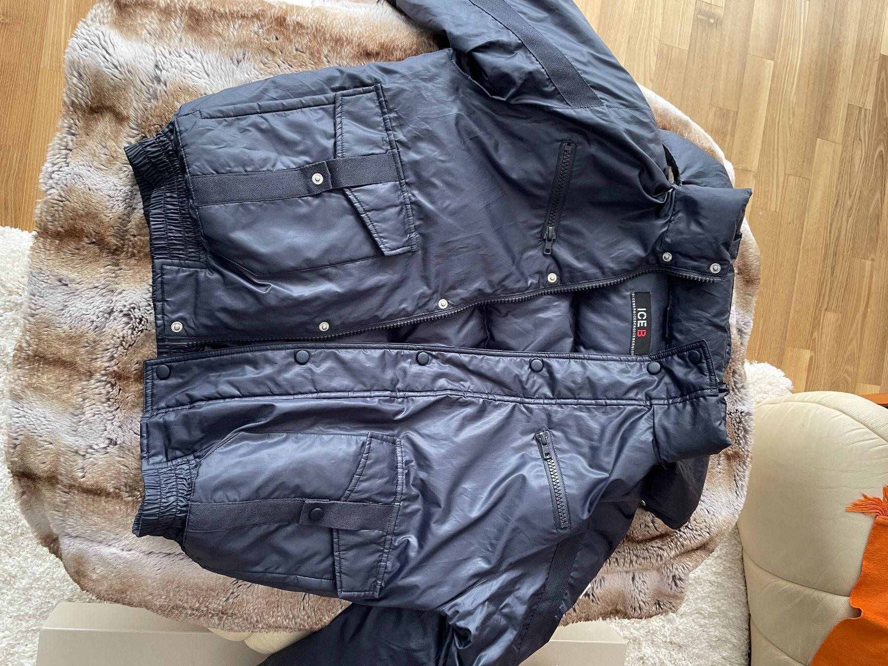 Vestes: ICEBERG – D'occasion à Winterthur par AJ2323