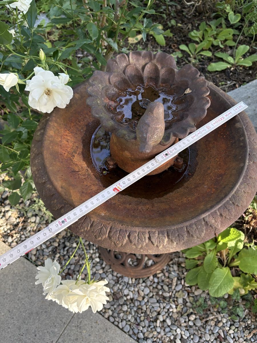 Teiche & Zierbrunnen: VOGELBAD GUSSEISEN  – Gebraucht aus Rifferswil von Skywin01 2
