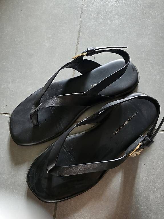 Tommy Hilfiger Damenschuhe: Sandales Tommy Hilfiger la taille 38. – Gebraucht aus Ecuvillens von agn_mbq7