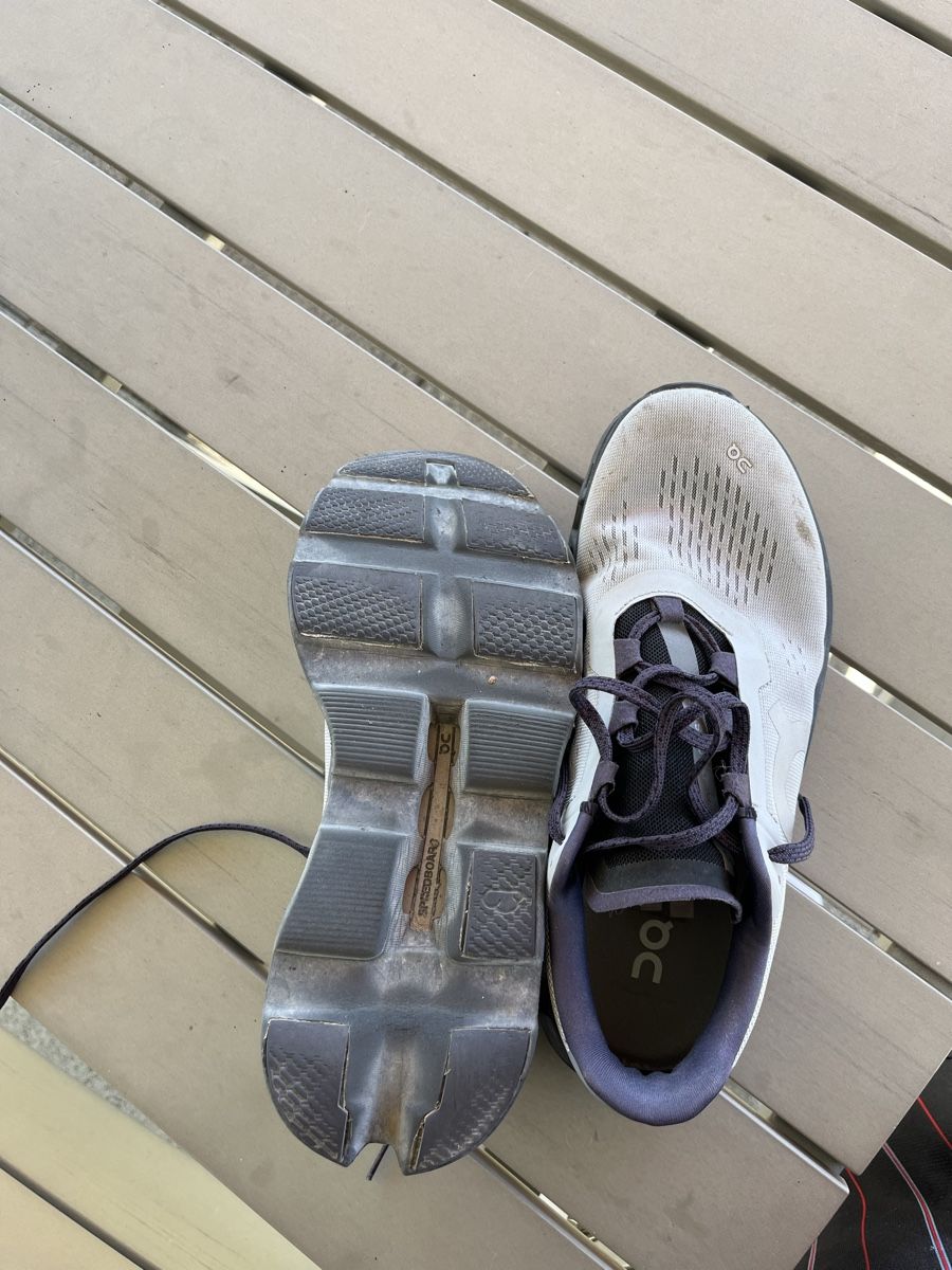On Herrenschuhe: On Laufschuhe Gr 43 – Gebraucht aus Rechthalten von Trikot-master 2