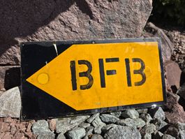 Jalon-Wegweiser / Militärwegweiser der CH Armee >> BFB