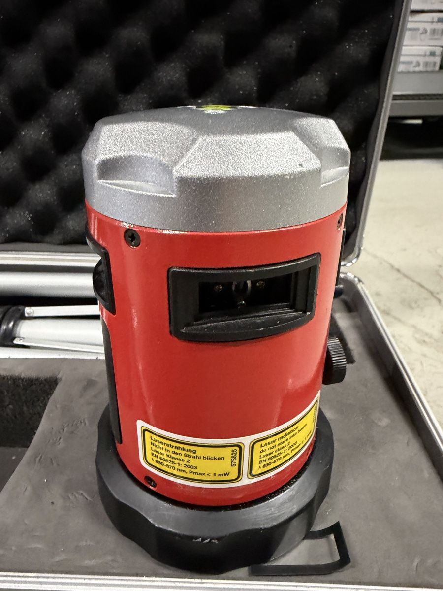 Laserliner Messen: Laser Nivellierger t LUX-TOOLS mit Stativ und Koffer – Gebraucht aus Interlaken von Skandalpreis 1