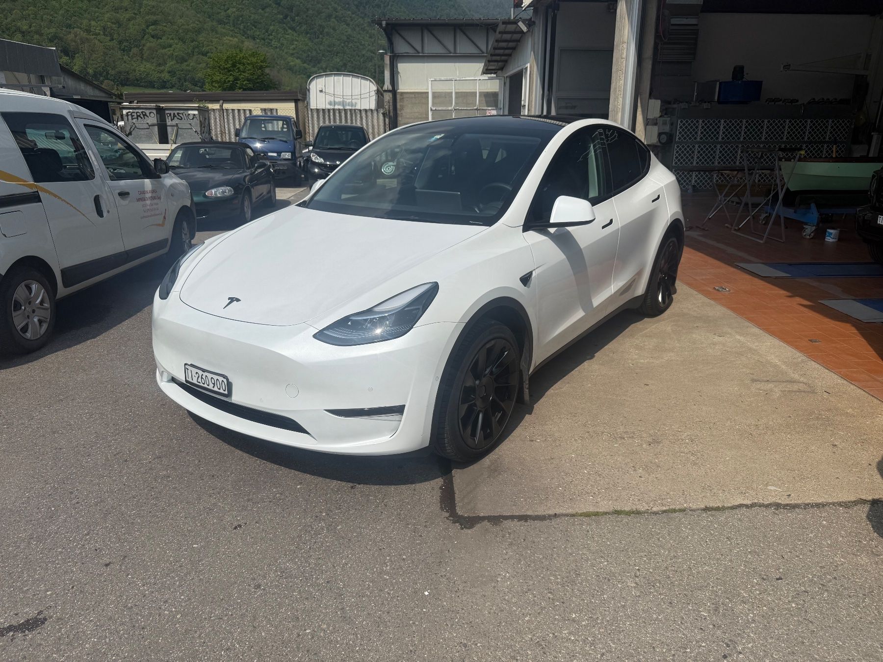 Tesla Automobili: Tesla Model Y Dual Motor Long Range 09.2022 – Usato da Riva San Vitale venduto da tft96 3