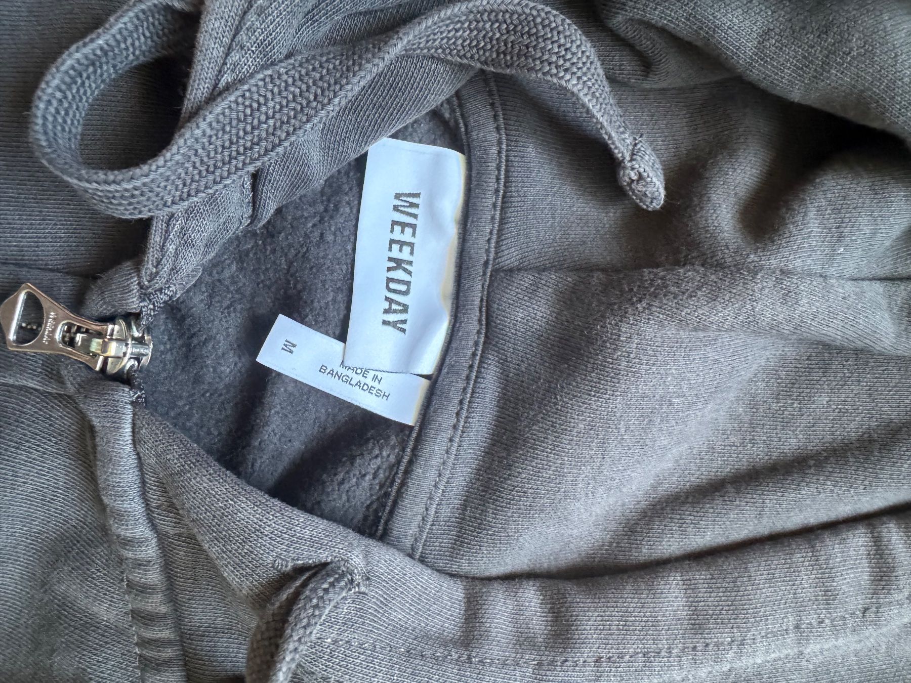 Weekday Lotti di vestiti: Weekday Hoodies | Gr. M – Usato da Biel-Benken BL venduto da tsb_collector 7
