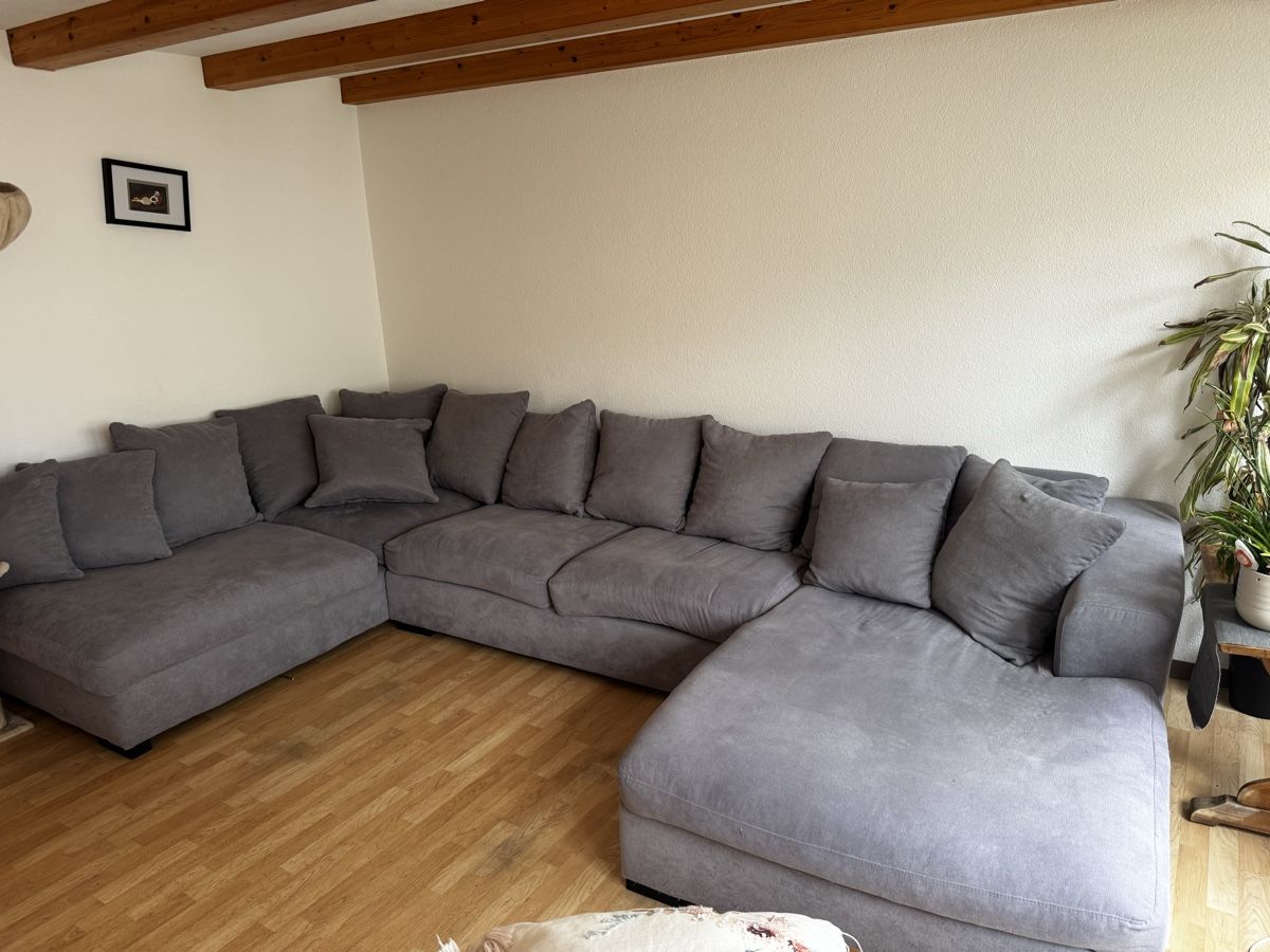 Sofas: Ecksofa grau grosser Zustand neuwertig – D'occasion à Schellenberg par has_7dkg
