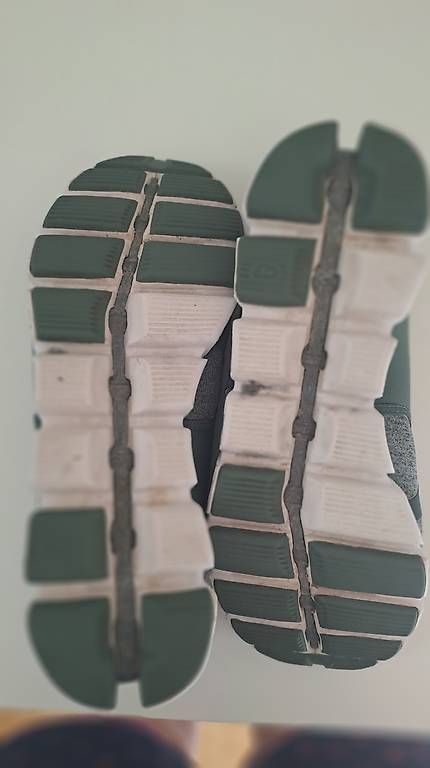 Chaussures femmes: ON Cloud Salbei Grün 38.5 – D'occasion à Adliswil par missmoonymoon 1