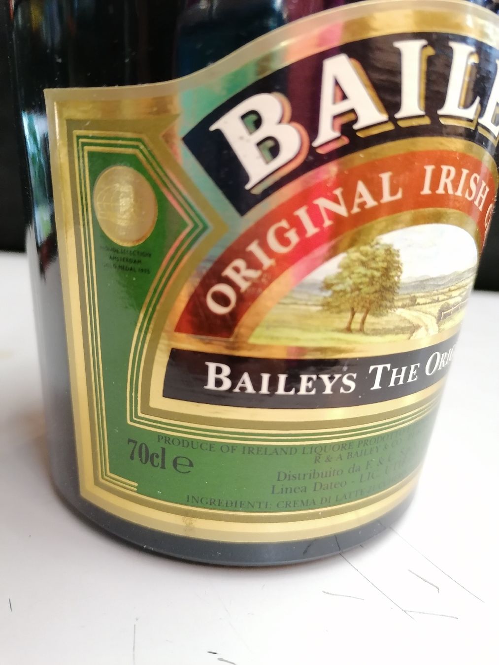 Bevande alcoliche: BAILEYS  – Usato da Genève venduto da Leboucheoreilles 3