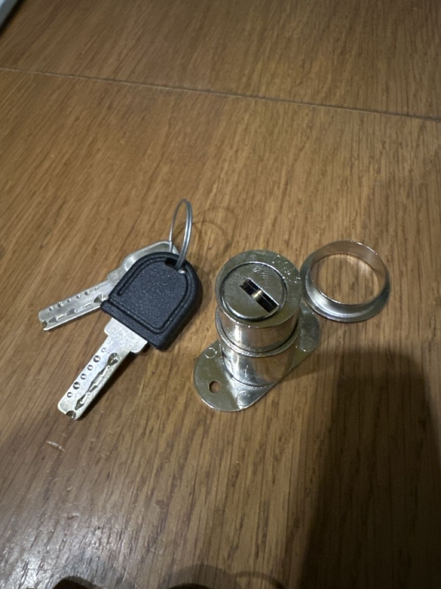 Abus Cilindri per serratura: Türschlösser Set Schlüssel Abus – Usato da Benken ZH venduto da Audi-erich 1