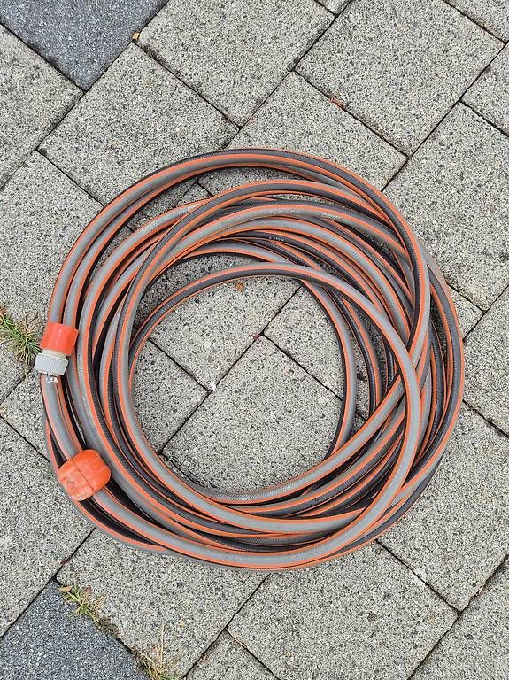 Tubi & Tubi flessibili: Gartenschlauch 20m – Usato da Küssnacht am Rigi venduto da Rigi87