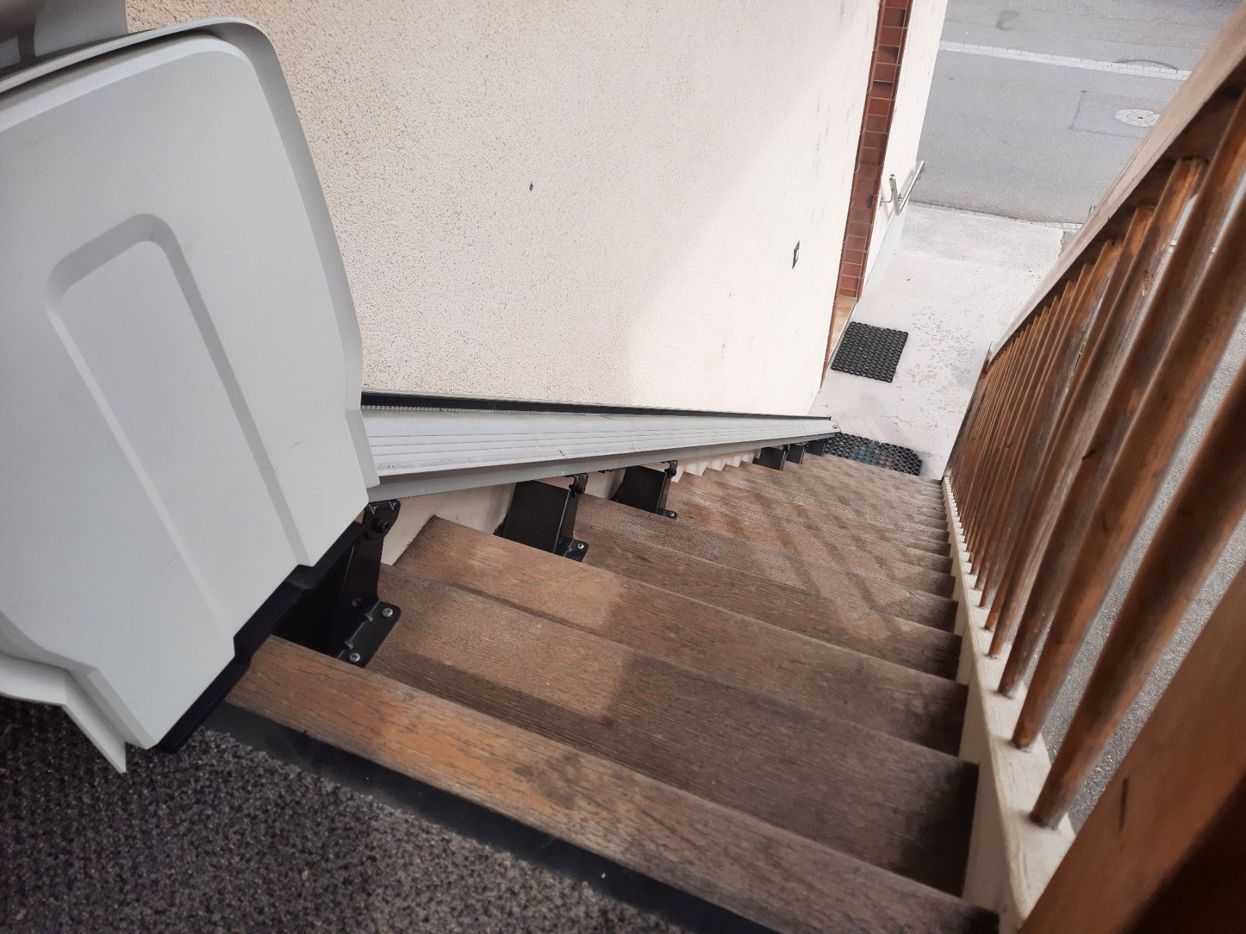 Scale: Treppenlift – Usato da Densbüren venduto da Husquarna 3