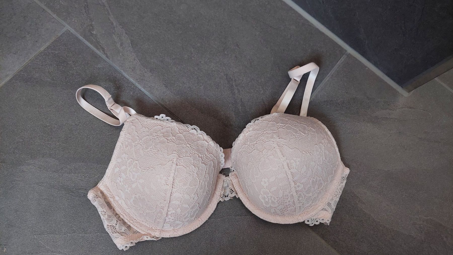 H&M Altra biancheria intima: NEU!  BH Gr. 80B – Nuovo e nell'imballaggio originale da Illgau venduto da usa_c6q6 5