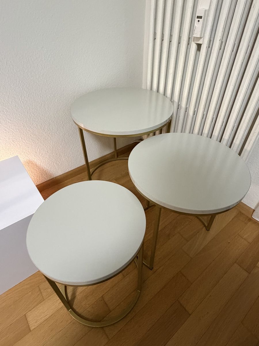 Set di tavolo e panche: Esstischset mit 6 Stühlen und Beistelltischen  – Usato da Münchenstein venduto da emi_td7v 4