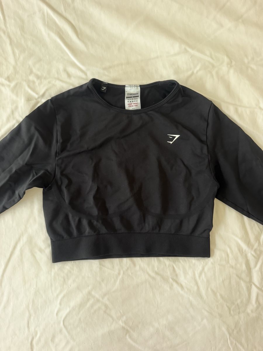 Gymshark Top: Black Long Sleeve Cropped Top – Usato da Zürich venduto da lil_h279 1