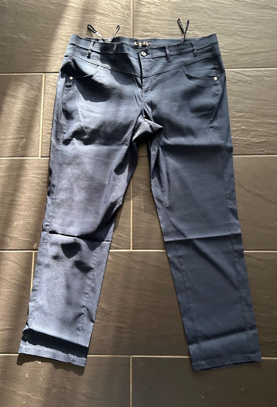 Pantaloni: Dunkelblaue Bengalin Hose Gr. 50 – Usato da Bassersdorf venduto da Shelby70
