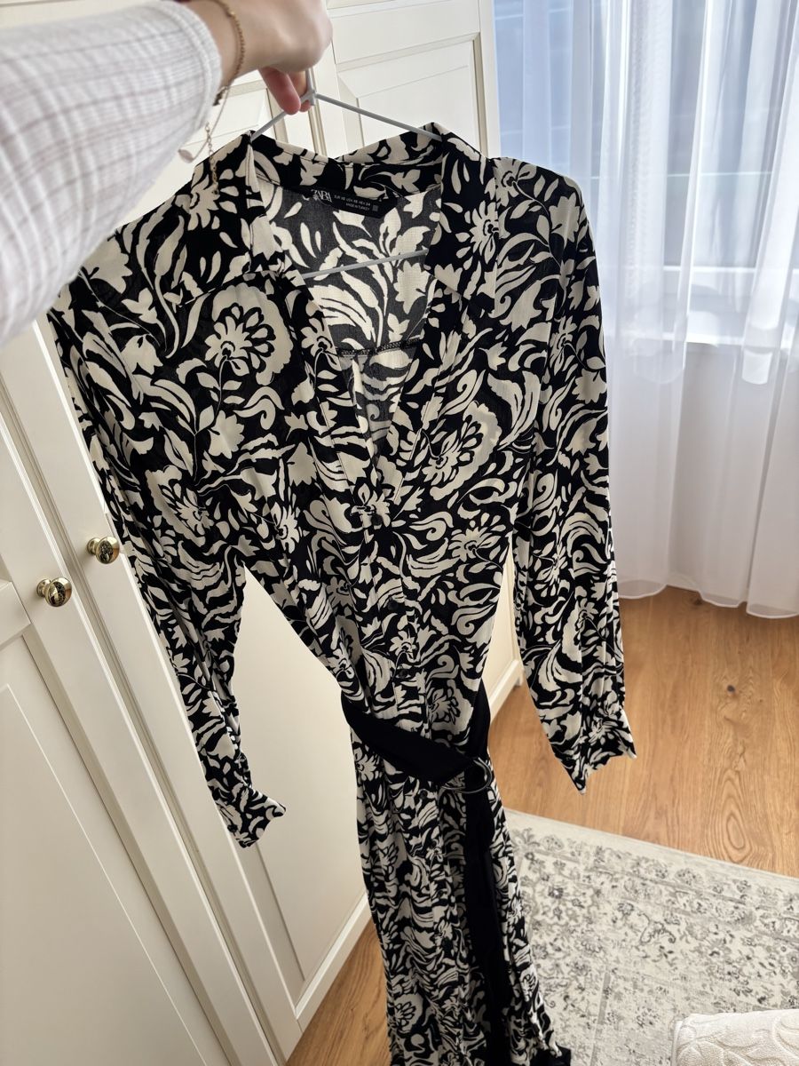 Zara Vestiti: NEW - ZARA Patterned Dress NP: 99.- – Nuovo (secondo la descrizione) da Horgen venduto da len_qjz9 2
