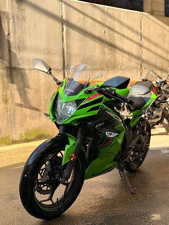 Strada: KAWASAKI Ninja 125 – Usato da Fahrwangen venduto da kry_5kbd 2