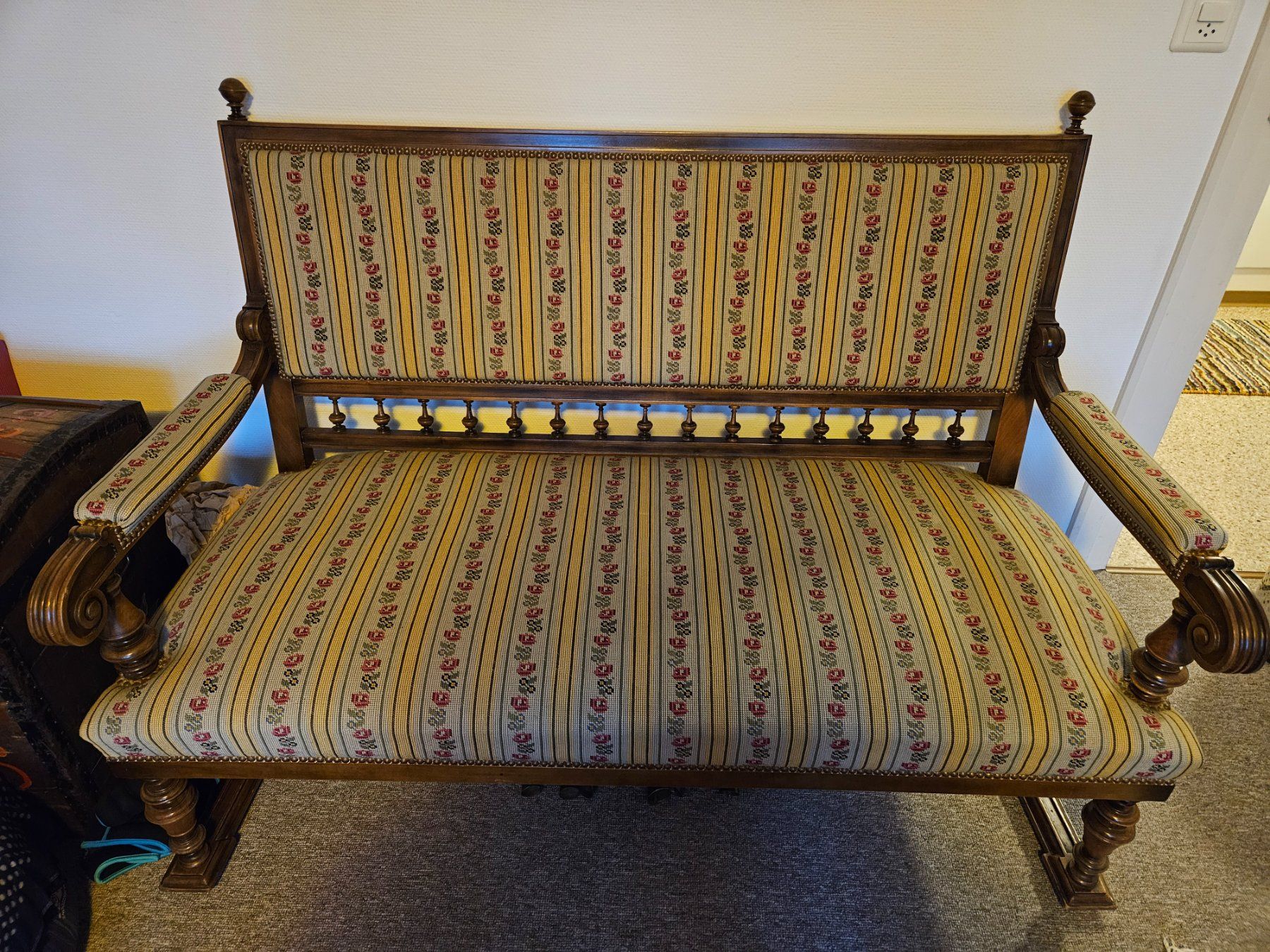 Divani: Biedermeier Sofa, antik – Usato da Gais venduto da vetpsy