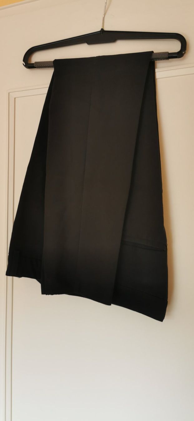 Pantaloni: Pantalons cigarettes noir – Usato da Tavannes venduto da shannonmeylan2003 1