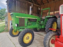 John Deere 3120